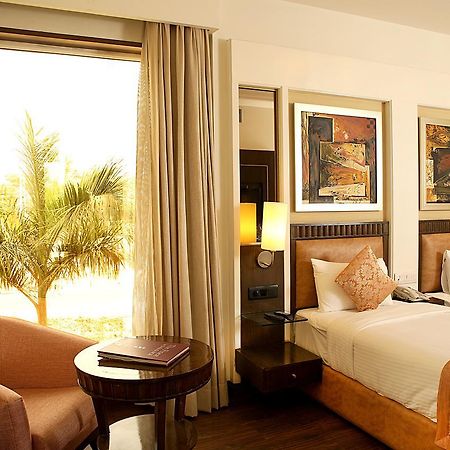 Inde Hotel Signature Tower Gurgaon Buitenkant foto