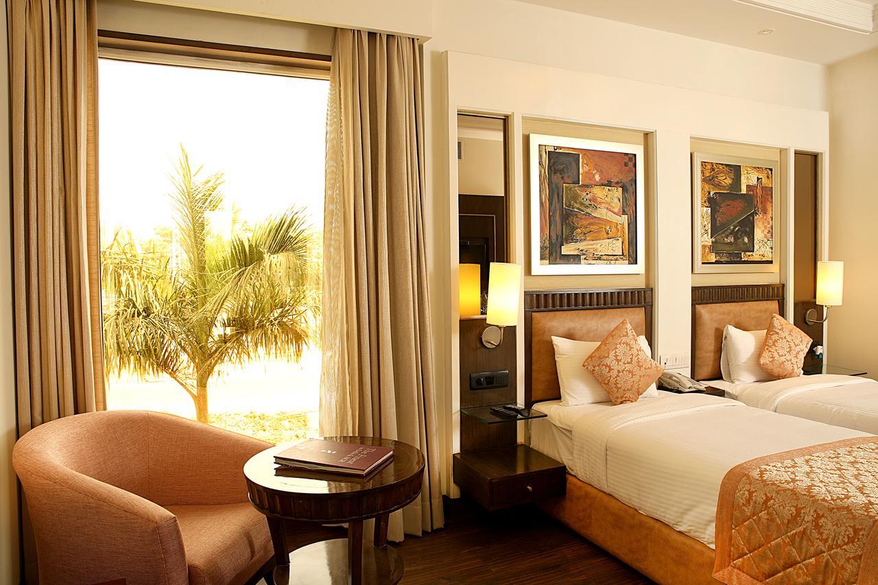 Inde Hotel Signature Tower Gurgaon Buitenkant foto